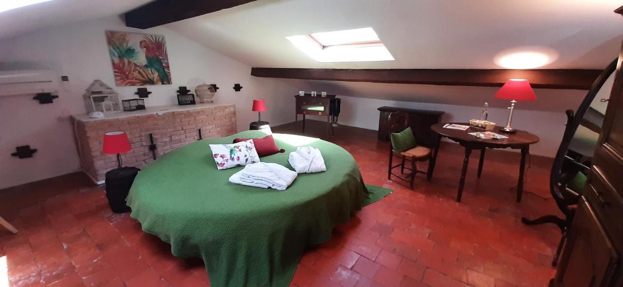 Bed And Breakfast La Grande Lauzade Le Luc Kültér fotó